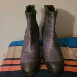 FRYE Women's Addie Double Zip Boot, Pewter Cut Metallic, 7 B